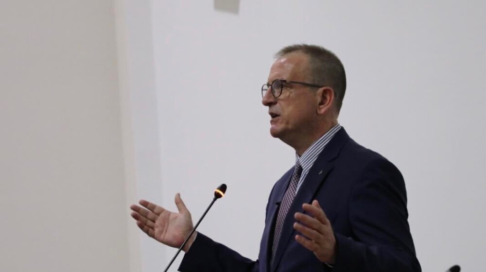 Metak ostavljen ispred kuće graonačelnika Gostvara, predsednika stranke Alijansa za Albance 1