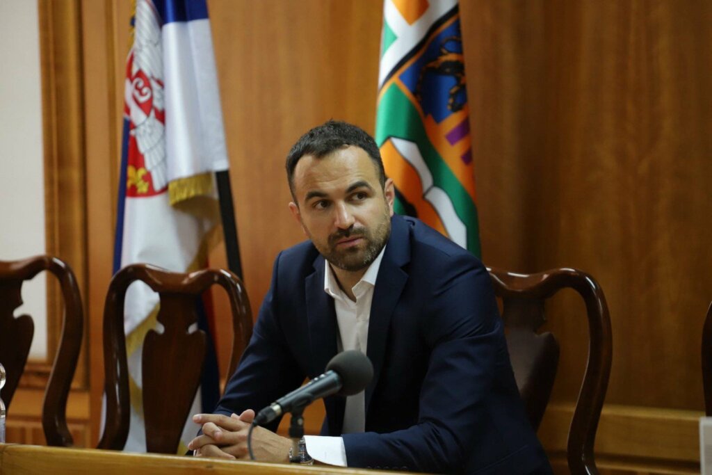 Kragujevac je grad pod „starateljstvom” SNS-a: Opozicioni odbornici Skupštine grada 5