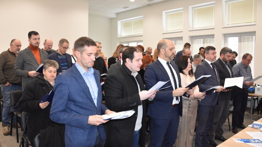 Skupština opštine Ćuprija usvojila budžet na sednici koja nije legitimna zbog nedostatka kvoruma, tvrdi opozicija 1