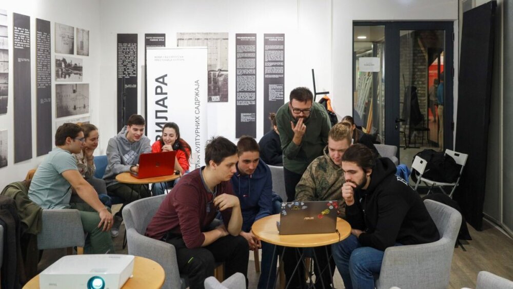 Izložba o veštačkoj inteligenciji u Kulturnoj stanici Svilara u Novom Sadu: "Društvene vrednosti trebalo bi da budu integrisane u razvoj novih tehnologija" 2