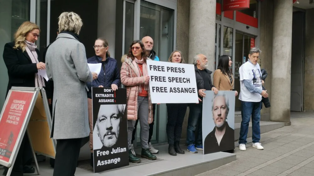 "Ne izručujte Asanža": Održan skup podrške osnivaču Vikiliksa 1