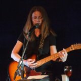 Muzički album na osnovu poezije iz knjige "Privremeni boravak": Za one koji slušaju Arsena, Ibricu Jusića, EKV, Darka Rundeka... 11