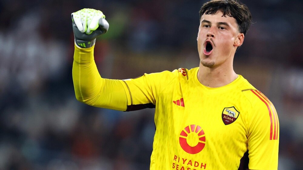 Mile Svilar ponovo na radaru selektora Stojkovića, u Romi hvale srpskog golmana: Spasao nas je i zaslužio da bude u postavi 1