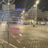 "Stop bezakonju i korupciji": Aktivisti oblepili binu na Trgu republike trakom za upozorenje 9