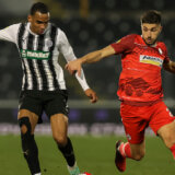 Kad žedni neće preko vode suvih usta: Ko je sve izgubio strpljenje ispred blagajne Partizana? 2