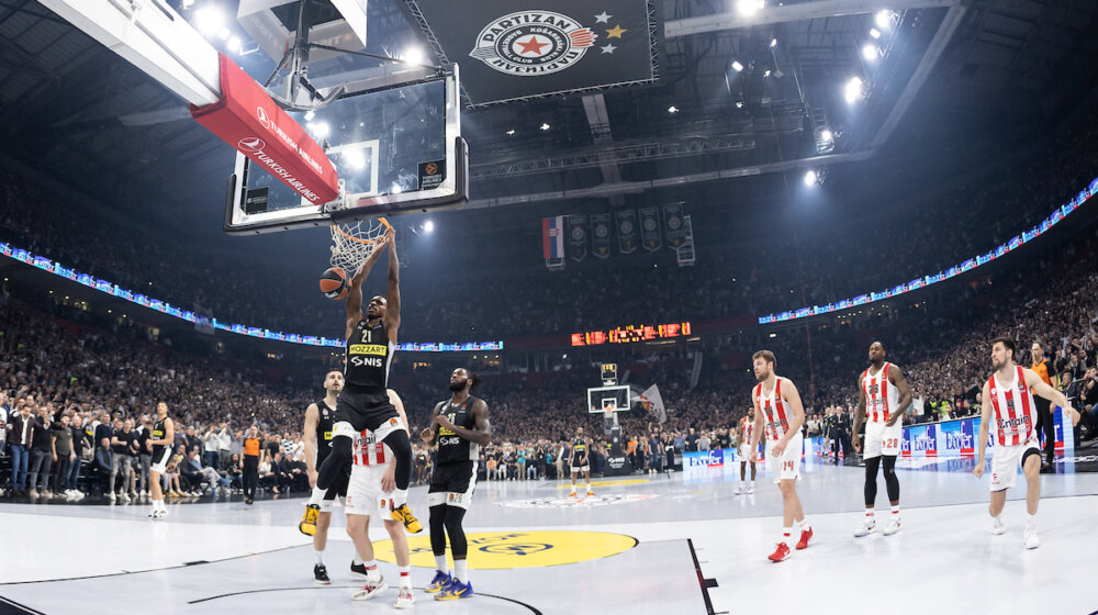 Poseta na utakmicama Partizana i Crvene zvezde u Evroligi u "Štark areni": Gde je Vučić video izmišljanje za 20 odsto? 1