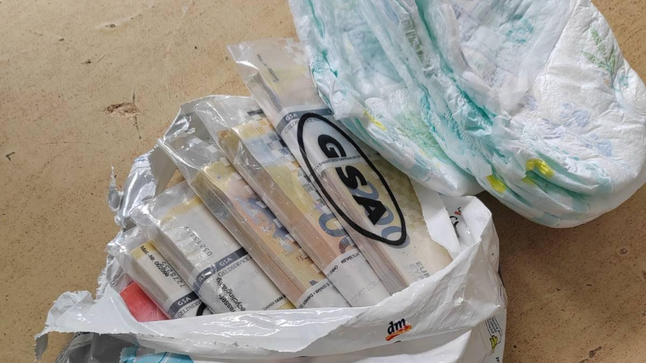 Carina sprečila krijumčarenje više od 130.000 evra sakrivenih u pelenama 1