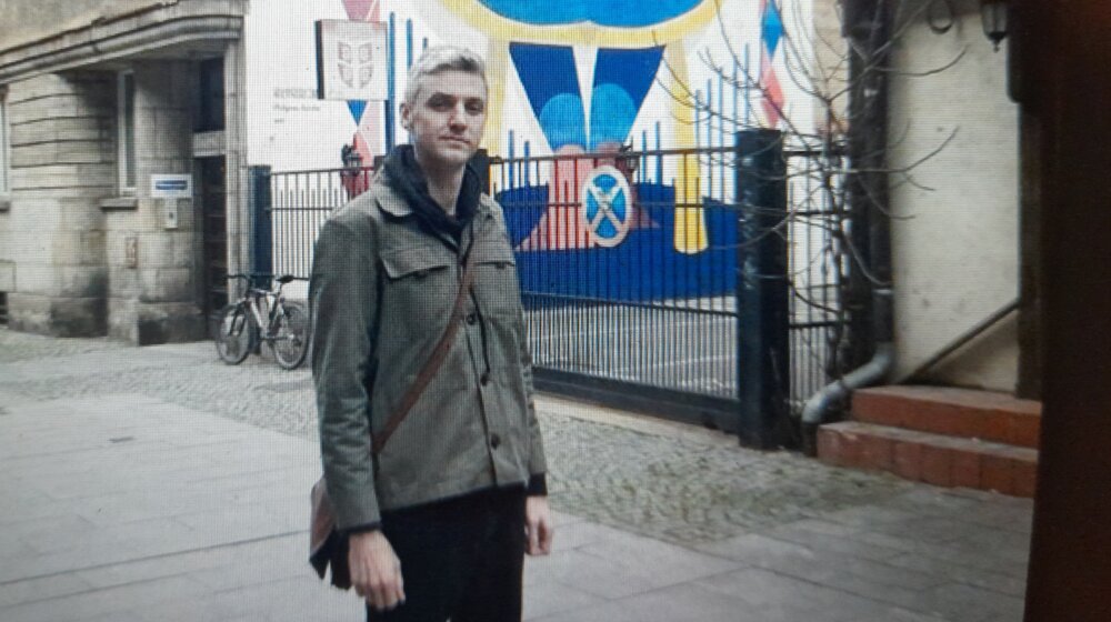 Nagrađivani pisci Rob Dojl i Teo Dorgan gosti Beogradskog irskog festivala: Književna rezidencija u Krokodilu i čitanje poezije 1