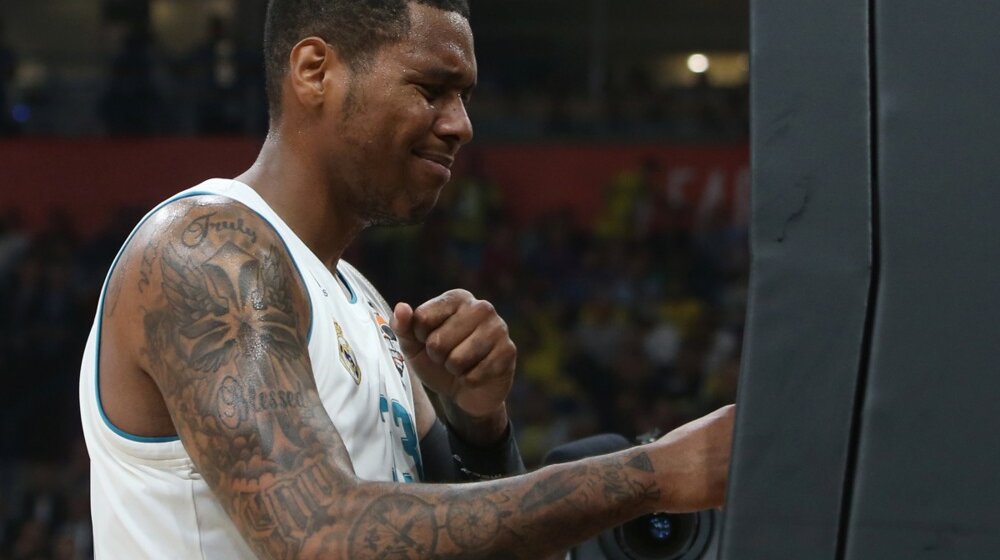 Tompkins stigao u Beograd da potpiše ugovor sa Zvezdom, nema korona virus, ali ima povredu kolena 1