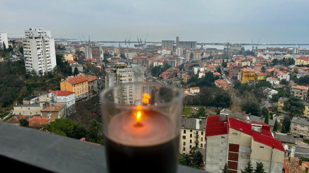 Sveće na prozorima redakcija širom Hrvatske: Odata počast novinarima ubijenim u Gazi 1