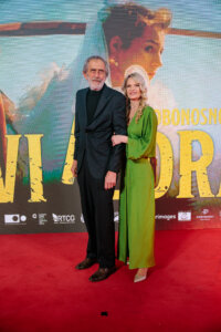 Ovacije ekipi filma "Živi i zdravi": Beogradska premijera mediteranske komedije Ivana Marinovića 4 Ovacije ekipi filma "Živi i zdravi": Beogradska premijera mediteranske komedije Ivana Marinovića 4