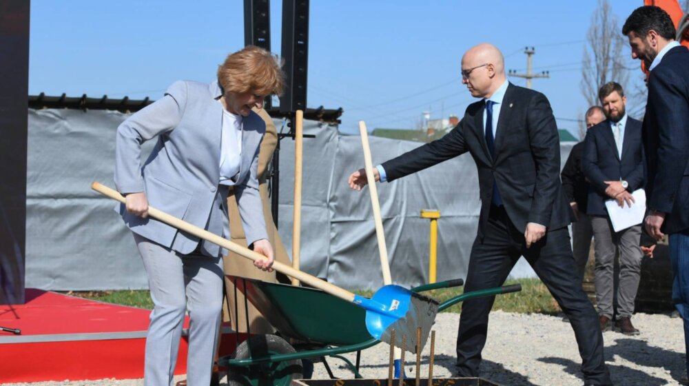 Grujičić na polaganju kamena temeljca na "Torlaku": Vakcinalna suverenost podjednako važna kao i politička 1