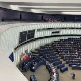 Opozicionari iz SPN sa galerije posmatrali usvajanje rezolucije EP o srpskim izborima 8