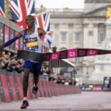 Potvrda kenijske policije: Poginuo svetski rekorder u maratonu Kelvin Kiptum 1