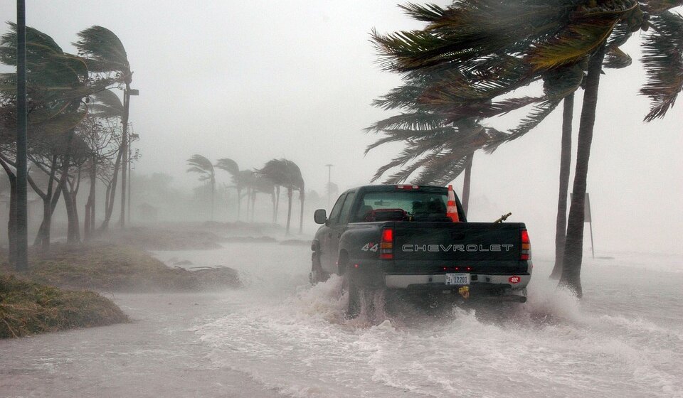 Klimatske promene povećale snagu uragana, naučnici upozoravaju da treba uvesti novu kategoriju 1