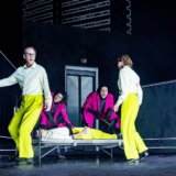 Burleska o deindividualizaciji: Kafkin "Zamak" u minhenskom Rezidencteatru 10