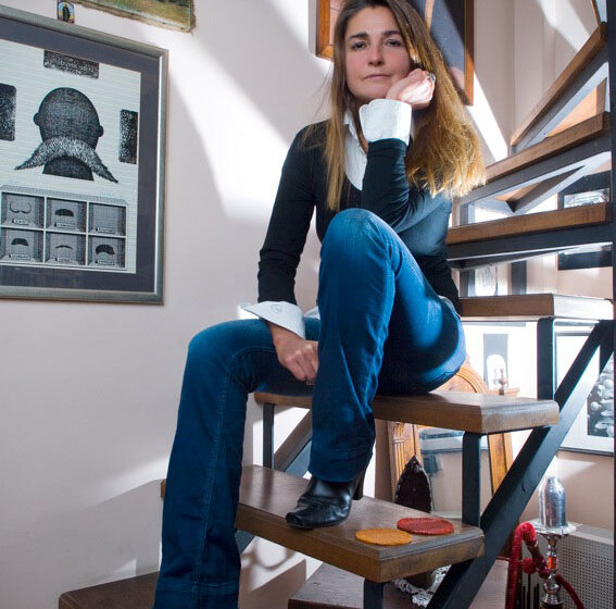 "Nije u prirodi umetnika da se zbog koristi svrstava": Laura Barna povodom svog novog romana "Frau Beta" o slikarki Beti Vukanović 1