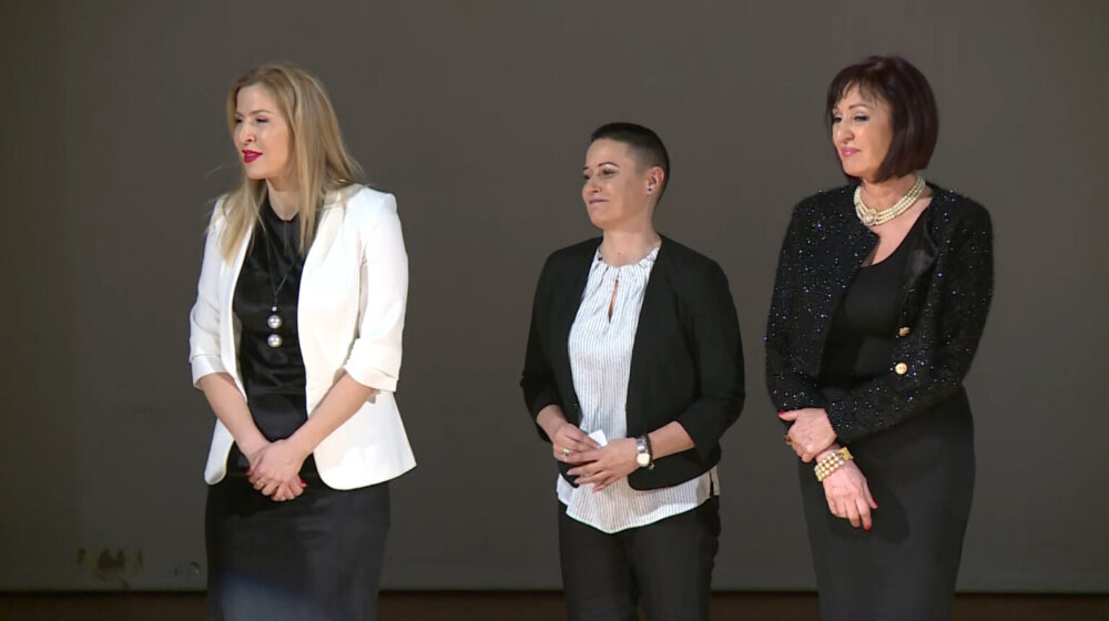 "Zajedno moramo da se borimo protiv svih koji su nam urušili institucije, jer vlasnici države i zakona nisu političari" 1