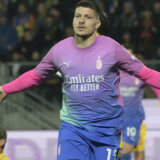 Dade Luka Jović i pobedonosni gol za Milan 5