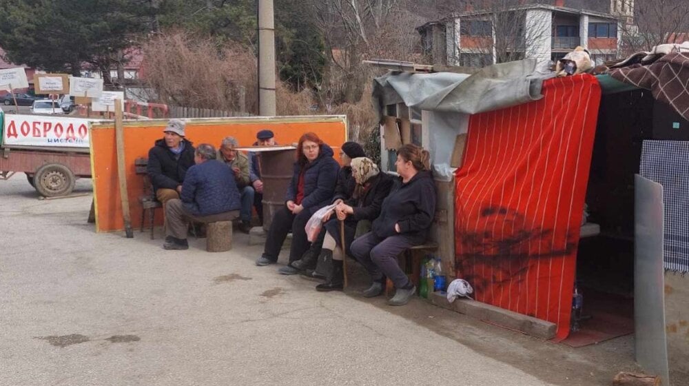 Zbog blokade puta Ziđin koper obustavio proizvodnju u rudniku „Novo Cerovo“