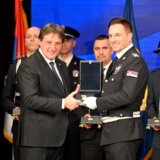 Gašić odlikovao načelnika beogradske policije Veselina Milića koji je objavio spisak učenika „Ribnikara“ 10