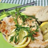 Zašto u restoranima često na vrhu jela dobijemo komad peršuna 2