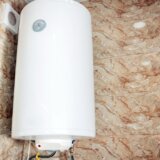 Da li bojler troši više kada stalno radi ili kada se uključuje po potrebi? 6