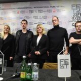 Ljudi saterani na marginu, u ćošak, mogu da pronađu izgubljenu snagu i da se pobune: Na Festu večeras premijera filma "Radnička klasa ide u pakao" 7