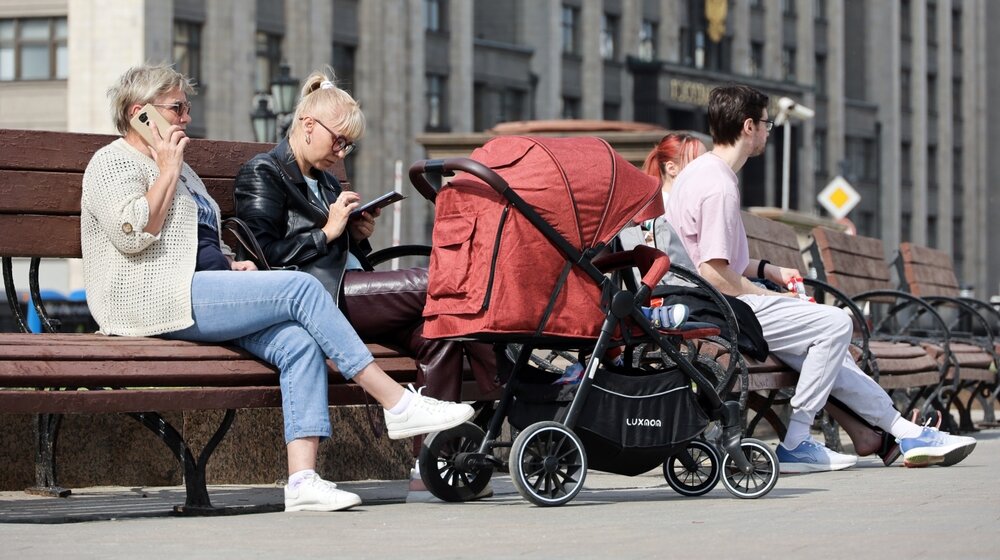Podsticaji nikad veći, beba sve manje: Da li mere za rast nataliteta deluju i da li postoje bolja rešenja? 1