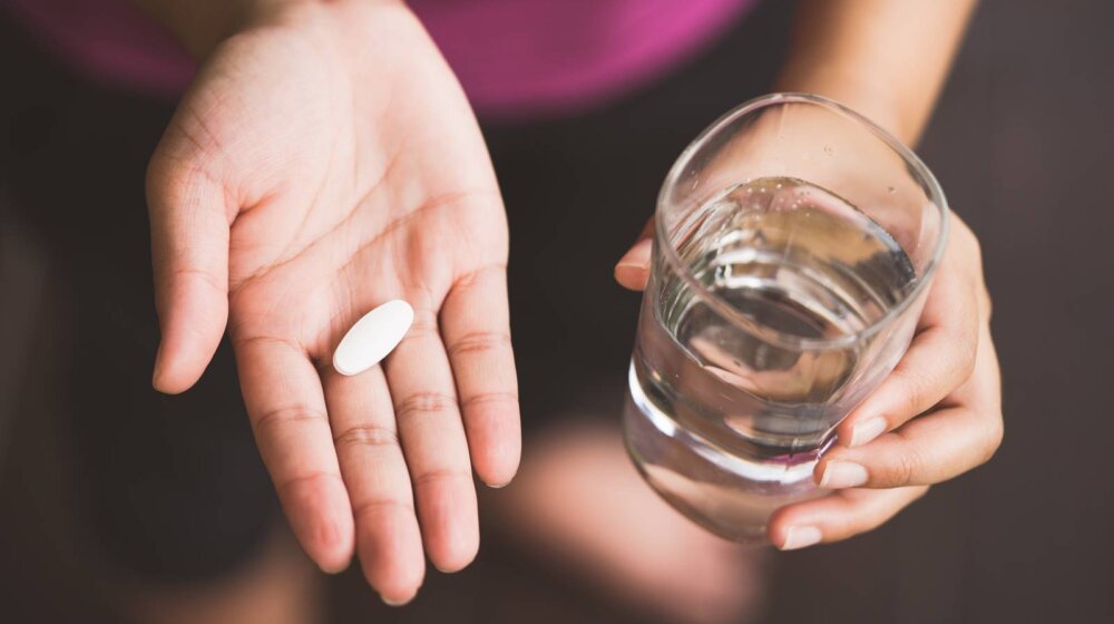 Tablete za odlaganje menstrualnog ciklusa: Kako odložiti menstruaciju tokom leta 1