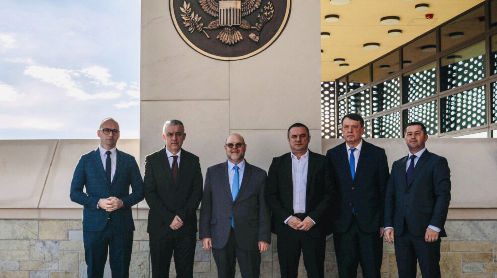 Srpska lista sa Hovenijerom o poslednjoj odluci Prištine da ukine dinar 1