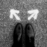 Predstavljanje knjige „Sloboda je čovekova suština” Vladimira Marovića i Slobodana Sadžakova u Kontakt galeriji SKC-a Kragujevac 5