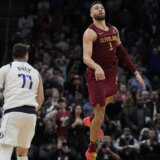 Nešto kao Kecman: Trojka s druge najveće udaljenosti u istoriji NBA (VIDEO) 10