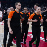 Zašto je pobesnela publika u „Areni“: Da li su sudije oštetile Zvezdu u finišu utakmice? (VIDEO) 2