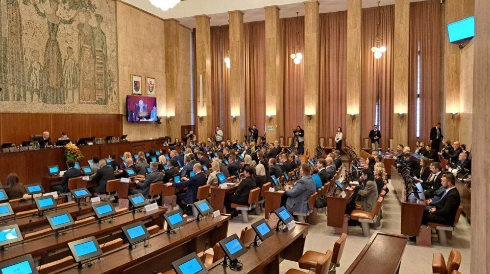 Skupština Vojvodine "na pauzi" koja traje 1.400 sati: Opozicija traži nastavak održavanja konstitutivne sednice 1