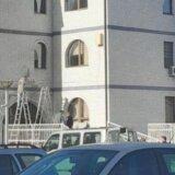 Na opštinskoj zgradi u Zubinom Potoku postavljena tabla „Republika Kosovo“ 5