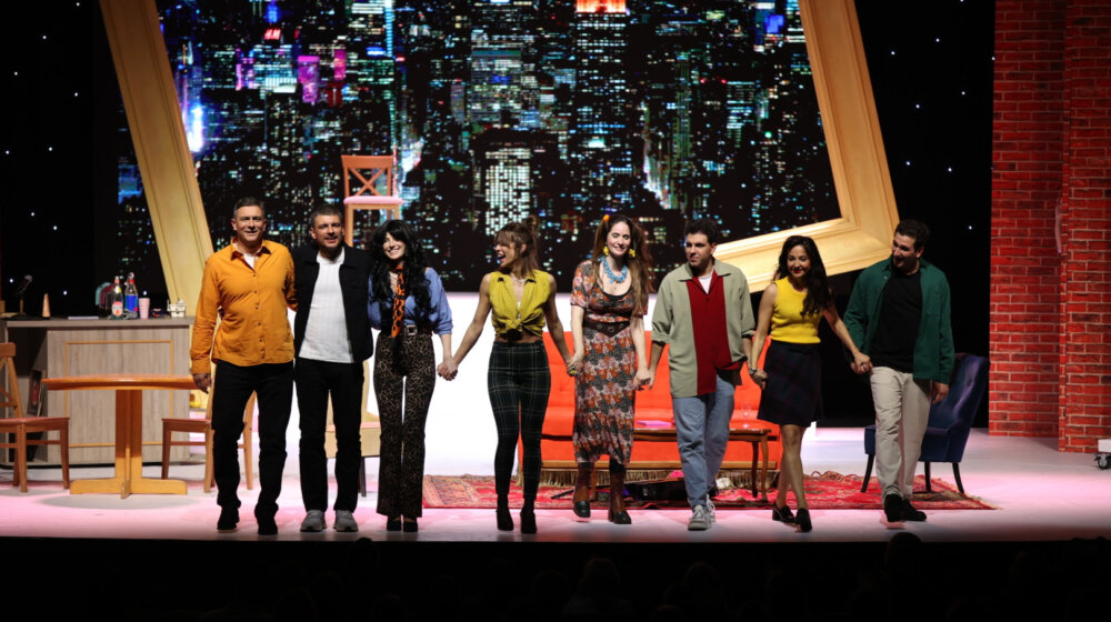 Skromni u očekivanjima, glumci predstave “Prijatelji” ovenčani gromoglasnim aplauzom na sinoćnoj, beogradskoj premijeri 1