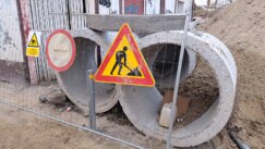 "Ne otvaramo prozore već godinu dana": Almaški kraj u jeku obnove, stanare muči prašina i blato (FOTO) 7