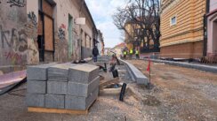 "Ne otvaramo prozore već godinu dana": Almaški kraj u jeku obnove, stanare muči prašina i blato (FOTO) 6