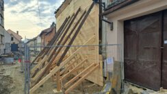 "Ne otvaramo prozore već godinu dana": Almaški kraj u jeku obnove, stanare muči prašina i blato (FOTO) 16