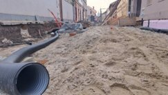 "Ne otvaramo prozore već godinu dana": Almaški kraj u jeku obnove, stanare muči prašina i blato (FOTO) 15