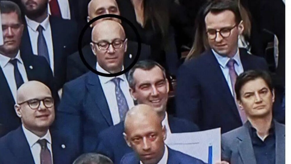 POKS: Poslanik SNS Goran Rakić položio zakletvu na Ustav takozvane Republike Kosovo i na Ustav Republike Srbije 1