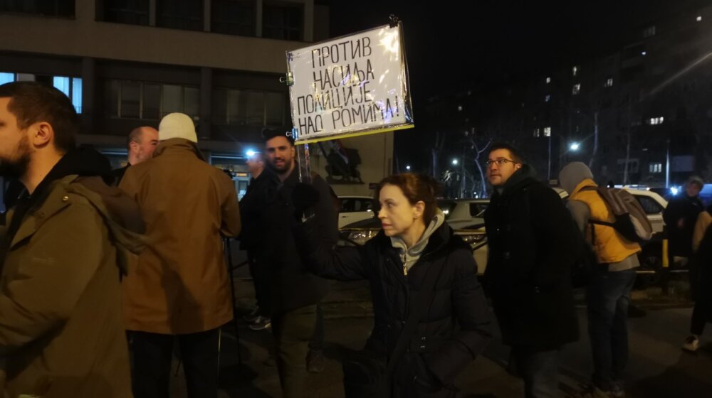 Protest protiv policijskog nasilja nad Romima ispred Policijske uprave Grada Beograda (VIDEO, FOTO) 1