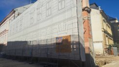 Srušena ili rekonstruisana? Zgrade Crkvene opštine u Novom Sadu više nema, ostala je samo fasada (FOTO) 2