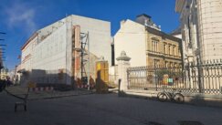 Srušena ili rekonstruisana? Zgrade Crkvene opštine u Novom Sadu više nema, ostala je samo fasada (FOTO) 9