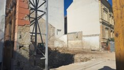 Srušena ili rekonstruisana? Zgrade Crkvene opštine u Novom Sadu više nema, ostala je samo fasada (FOTO) 3