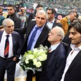 Uzdravlje Željku Obradoviću: Čačansko pivo Žoc na stolu gazde Panatinaikosa (FOTO) 3