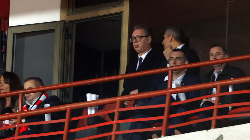 Okovani Prometej kome navijači i klupski vođi, zaboga, kljucaju džigericu: Zašto Vučić (kao) pokorava državu onima od kojih je država jača? 1