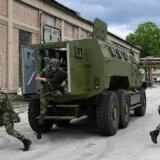 "Vojska je postala omiljena igračka za propagandu vrha vlasti": Sagovornici Danasa o izjavi Vučića da od oružja "izvozimo sve što stignemo" 6