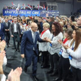 Poltroni, uvlakači, takojevići i laskavci: Ko trpi a ko radi za autokratsku vlast? 13